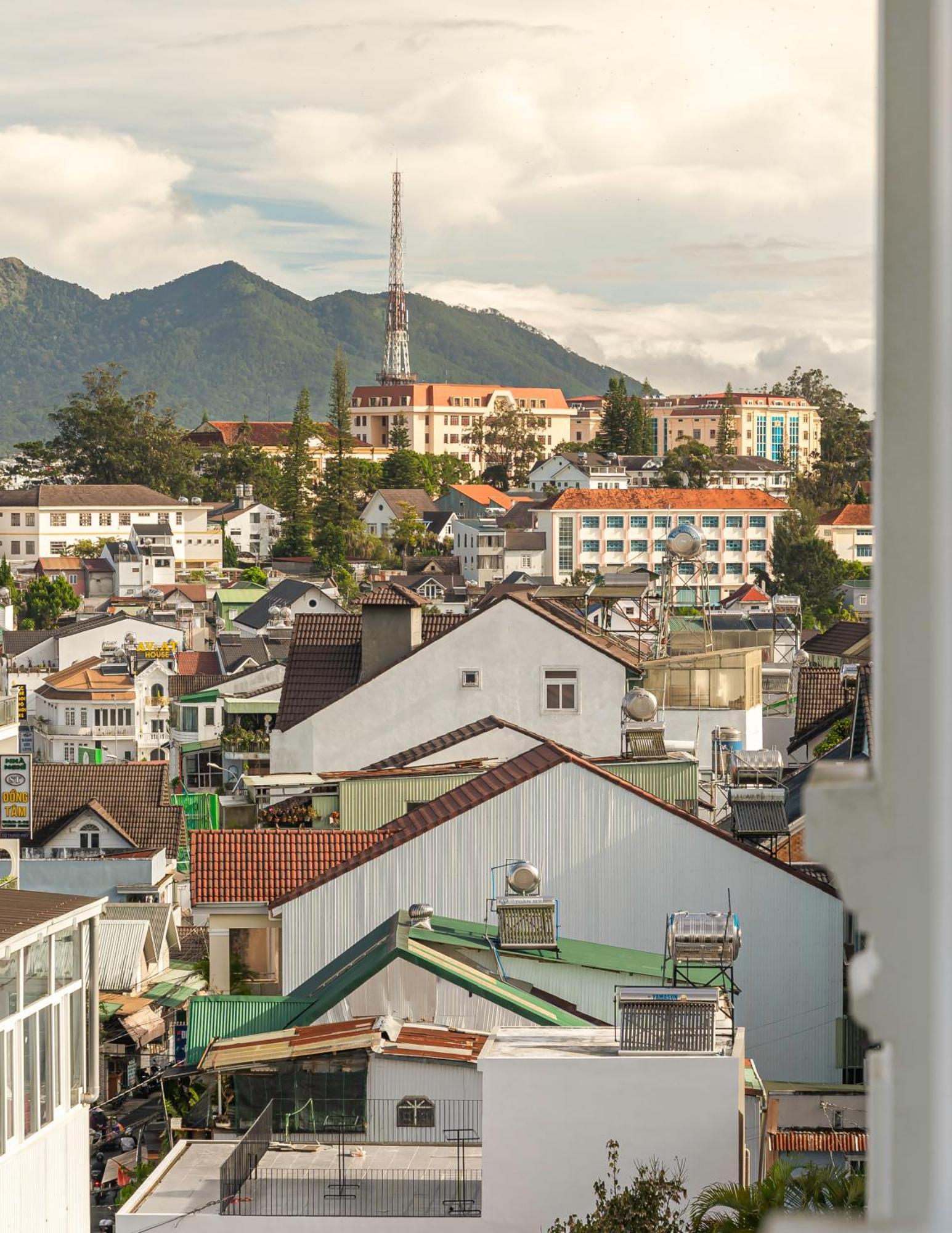 Minh Chien Hotel Da Lat Buitenkant foto